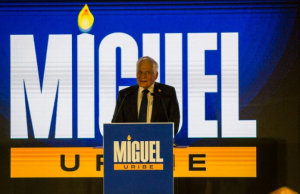 Uribe Londoño promete acabar con la ‘paz total’ en caso de llegar a ser presidente
