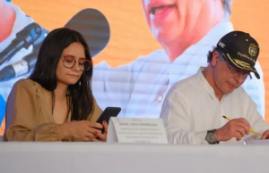 Gobierno Petro: del ‘fuego amigo’ a la ‘caja de Pandora’ de la corrupción y politiquería