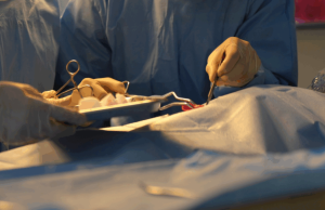 La historia de una cirugía inédita en Colombia que le salvó la vida a una niña de 13 años