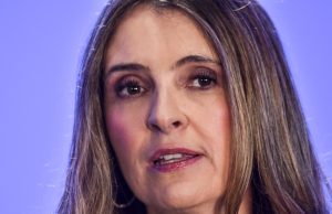 Nuevo choque entre Valencia y Cepeda por propuesta de expresidente Uribe en gabinete