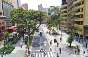 Diez años caminando el Centro: una fiesta cultural para sentir la ciudad