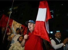 Presidencial en Perú: sigue codo a codo por segundo pase al balotaje