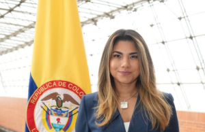 Tras renuncia de Billy Escobar, Nini Castañeda asume Supersociedades