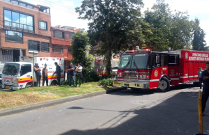 Tres lesionados por explosión de tanque de alcohol en Kennedy