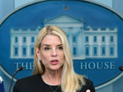 Trump despide a su fiscal general, Pam Bondi