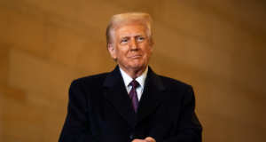 Trump ve “más efectivo” el bloqueo naval que bombardear Irán