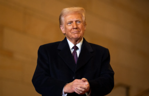 Trump ve “más efectivo” el bloqueo naval que bombardear Irán