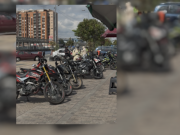 Alerta por invasión de vehículos en espacio peatonal en La Floresta