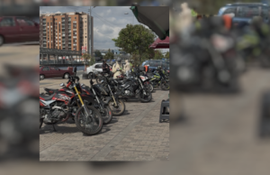 Alerta por invasión de vehículos en espacio peatonal en La Floresta