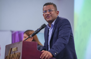 Gobernador de Nariño niega vínculo con crimen de Miguel Uribe