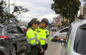 ¿Cómo opera el pico y placa en Bogotá este lunes 6 de abril de 2026?