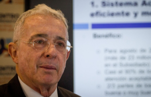 “Iván Cepeda engaña con la Paz Total, es solapado”: Uribe