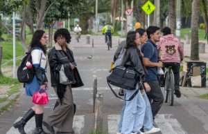 Jóvenes, los más optimistas con el futuro, pero muy críticos por cómo marchan de sus ciudades