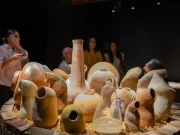 “El susurro del barro”: una exposición para escuchar la voz de la tierra