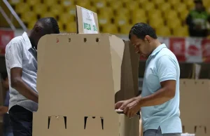 La política activa más emociones que razonamiento: experta explica de qué manera deciden su voto las personas