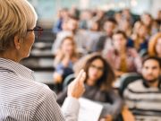 Alianza público-privada abre 100 becas de posgrado para docentes en seis regiones: requisitos y cómo aplicar