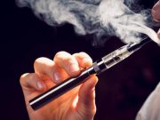 Curiosidad, sabores y ansiedad: las razones detrás del vapeo y el cigarrillo en jóvenes, según encuesta universitaria