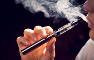 Curiosidad, sabores y ansiedad: las razones detrás del vapeo y el cigarrillo en jóvenes, según encuesta universitaria