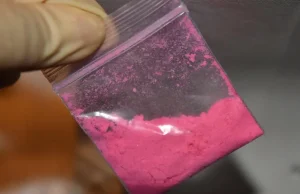 Alerta médica por consumo de ‘cocaína rosada’ en Colombia: la ACMV advirtió de graves complicaciones vasculares asociadas al ‘tusi’