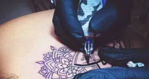 Tras medidas tomadas en Bogotá, anestesiólogos piden controles por tatuajes bajo sedación y alertan sobre riesgos en sitios no habilitados