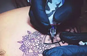 Tras medidas tomadas en Bogotá, anestesiólogos piden controles por tatuajes bajo sedación y alertan sobre riesgos en sitios no habilitados