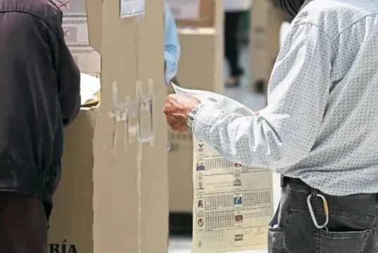 ¿Sufre de estrés electoral en Colombia? Cómo identificar las alertas en el cuerpo y proteger la salud mental en época de votaciones