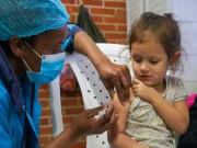 Niños en Colombia deben ser vacunados así sus papás se opongan: fallo de la Corte Constitucional esclarece todo