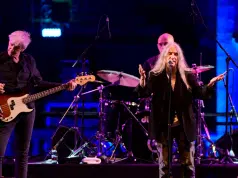 Patti Smith y su aventura al pasar de ser la madrina del punk a una guerrera del arte y la gratitud