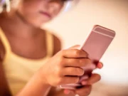 Uno de cada cinco adolescentes en Colombia sufre de abuso sexual digital, según estudio internacional: ¿en qué espacios se presenta esta problemática?