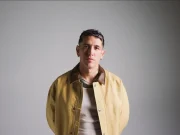Lenny Tavárez apuesta por la salsa en ‘Pa’ Lo Bonito’, producido por Sergio George