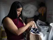 La historia de las mujeres que abrieron una nueva etapa en la moda circular masiva en Colombia