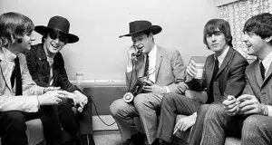 ¿Brian Epstein, el famoso mánager de los Beatles, pudo haber sido asesinado por la mafia? Así lo sugiere un nuevo libro