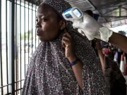 ¿Cómo se transmite el ébola entre humanos? Esto es lo que se sabe sobre el contagio del virus