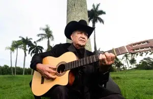 Eliades Ochoa, leyenda del Buena Vista Social Club, se presenta en Bogotá: ‘Me siento como un embajador de la música cubana’