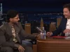 Maluma le regaló un carriel tradicional a Jimmy Fallon durante su visita a ‘The Tonight Show’: brindaron con aguardiente