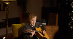 ‘Siempre estoy escribiendo sobre el pasado, pero ¿cómo hablar sobre otra cosa?’: Paul McCartney habla sobre su nuevo álbum ‘The Boys of Dungeon Lane’
