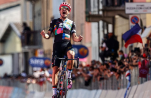 Bettiol conquista la etapa 13 del Giro de Italia en Verbania