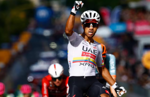 Jhonatan Narváez repite victoria en el Giro de Italia tras ganar en Fermo