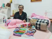 Stella y sus amigas tejen solidaridad en Manila
