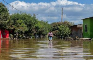 Desbordamiento del río Bijagual deja 10 barrios bajo el agua en Apartadó