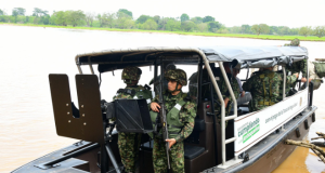 Entregan seis botes al Ejército en Bajo Cauca: mejorará patrullaje en ríos