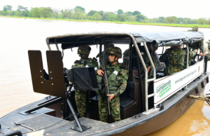 Entregan seis botes al Ejército en Bajo Cauca: mejorará patrullaje en ríos