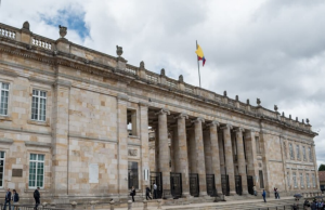 Piden al Consejo de Estado revisar faltas de congresistas
