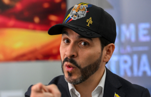 De la Espriella defiende candidatura en medio de revisión del CNE