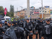 Bloquean vía en barrio El Remanso en medio de procedimiento de desalojo
