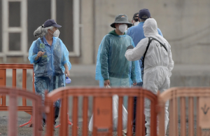 Francés repatriado del crucero afectado por hantavirus presenta síntomas