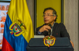 Abren investigación a Petro por presunta participación en política