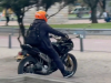 Alerta por motos que invaden sendero peatonal del eje ambiental de Bogotá