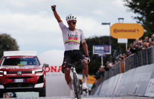 Jhonatan Narváez logró tercera victoria en etapa de Giro de Italia 2026