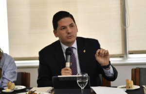 Secretario general del Partido Conservador renunció